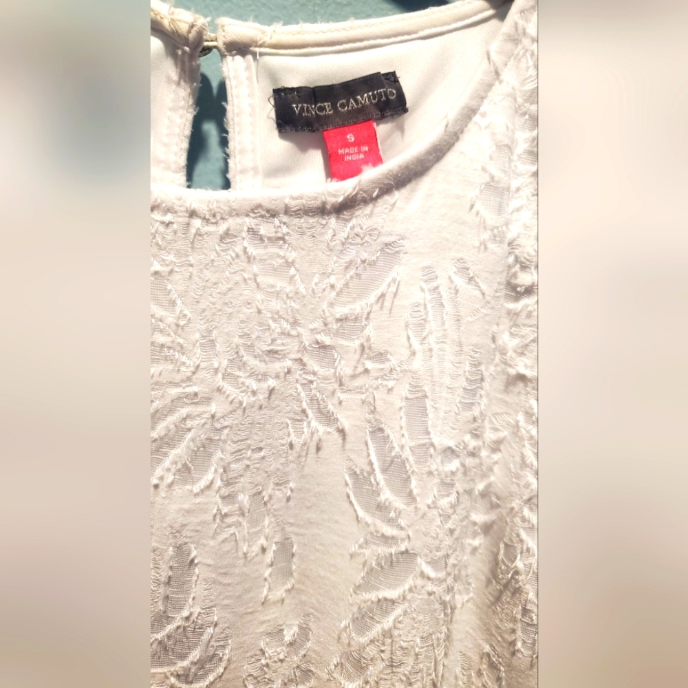 VINCE Camuto summer sheer blouse